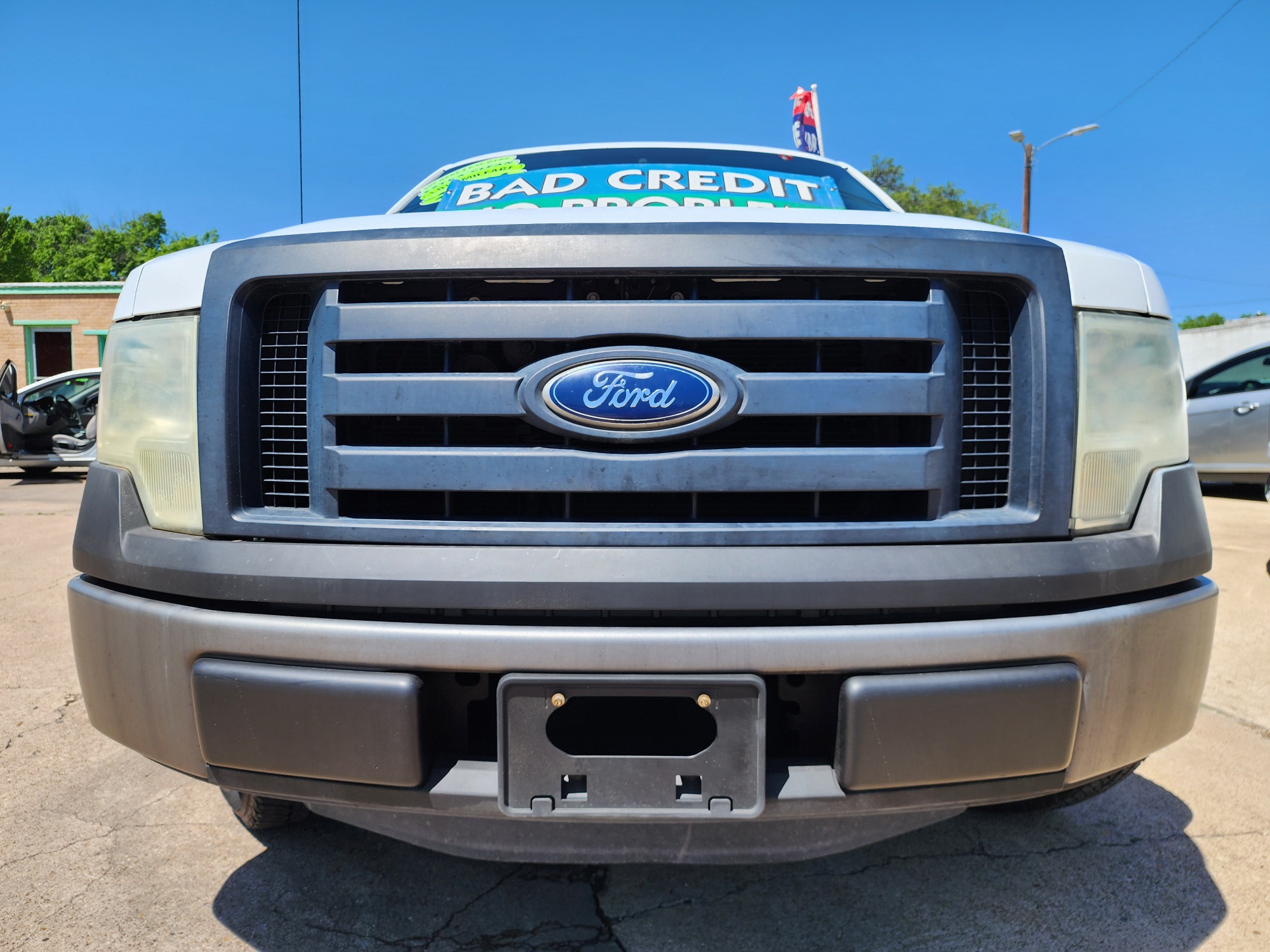 2011 WHITE Ford F-150 XLT SuperCab (1FTFX1CF4BF) with an 5.0L V8 engine, 4-Speed Automatic transmission, located at 2660 S.Garland Avenue, Garland, TX, 75041, (469) 298-3118, 32.885551, -96.655602 - Welcome to DallasAutos4Less, one of the Premier BUY HERE PAY HERE Dealers in the North Dallas Area. We specialize in financing to people with NO CREDIT or BAD CREDIT. We need proof of income, proof of residence, and a ID. Come buy your new car from us today!! This is a very well cared for 2011 FO - Photo #10